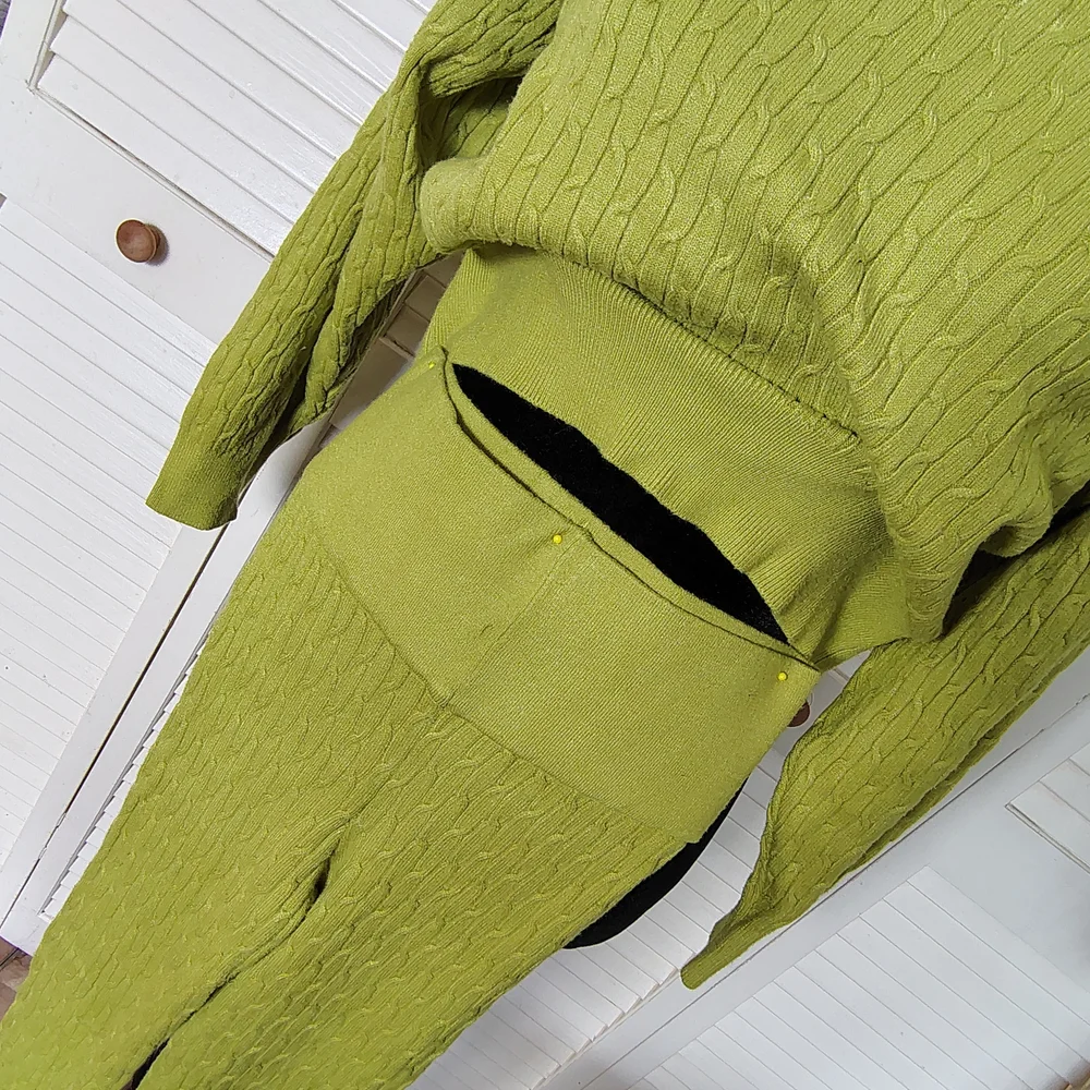 Daisy Green Cable Knit Sweater & Leggings Set Size L – Like New